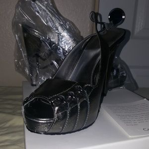 Heeled pewter gray platform